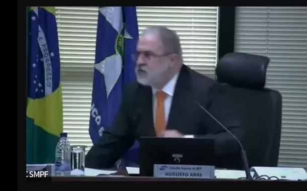 Aras é contido por segurança em briga com procurador durante sessão na PGR (vídeo)