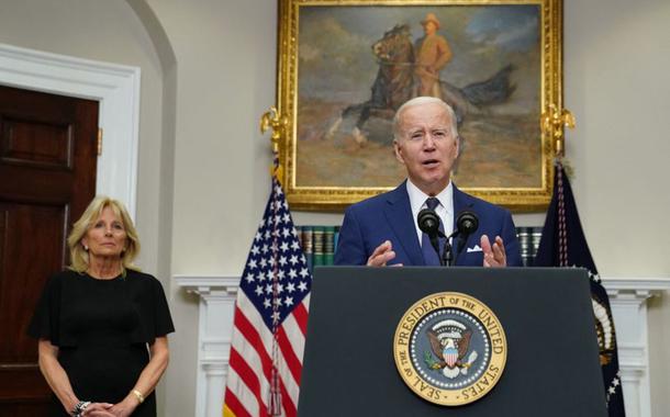 Biden reage a massacre no Texas pedindo à população que enfrente o lobby das armas