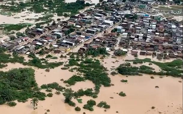 Sobe para 56 o número de mortos pelas chuvas em Pernambuco