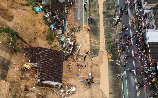 Sobe para 93 o número de mortos por causa das chuvas no Grande Recife