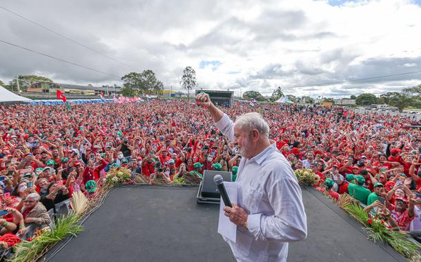 Lula manda recado aos militares: sem cidadania, não há soberania