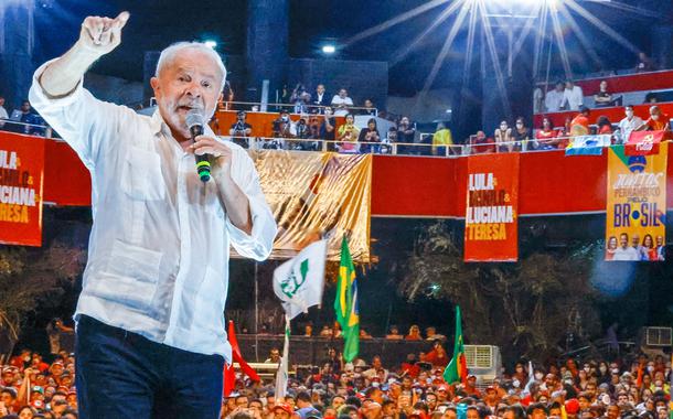 Lula chamou 'carcereiro' da PF em Curitiba para ser seu segurança