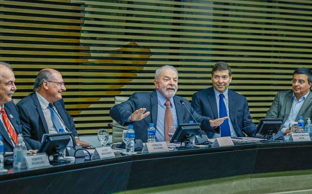 Promessa de normalidade pode trazer elite de volta para Lula, aponta Bernardo Mello Franco
