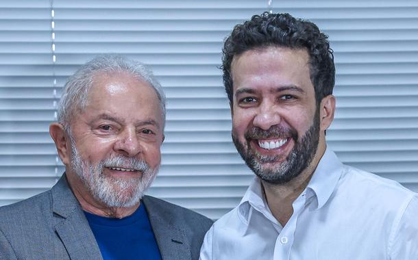 'O pedreiro, a doméstica, o garçom também querem escrever uma carta', diz Janones, que apoia Lula