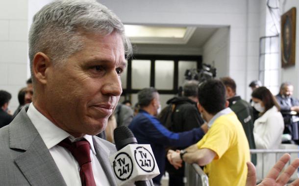 Paulo Teixeira diz que Lula reforçará segurança após atentado contra Cristina Kirchner