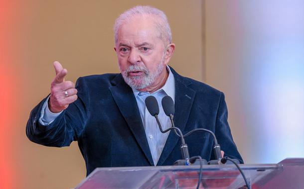 Após quase dez anos de massacres, Lula volta à Globo como líder nas pesquisas e esperança na luta contra o fascismo