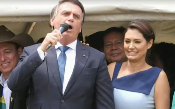 Ex-aliado diz que Bolsonaro bate em Michelle