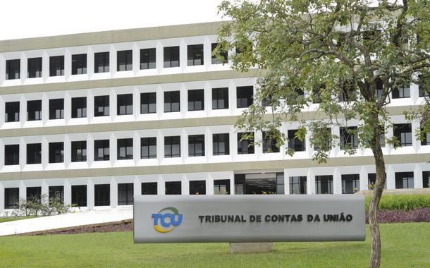 Ministro do TCU arquiva pedido para suspender consignado do Auxílio Brasil