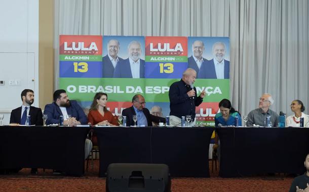 Lula critica intenção de Bolsonaro de ampliar o STF: 'ele quer destruir as instituições da democracia'
