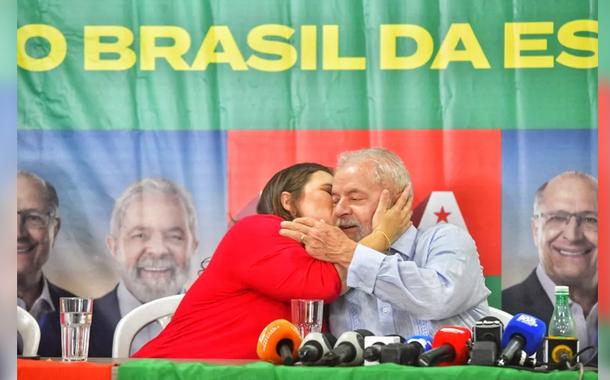 Ao lado de Lula, Marília diz que é preciso colocar o fascismo 'no lixo da história'