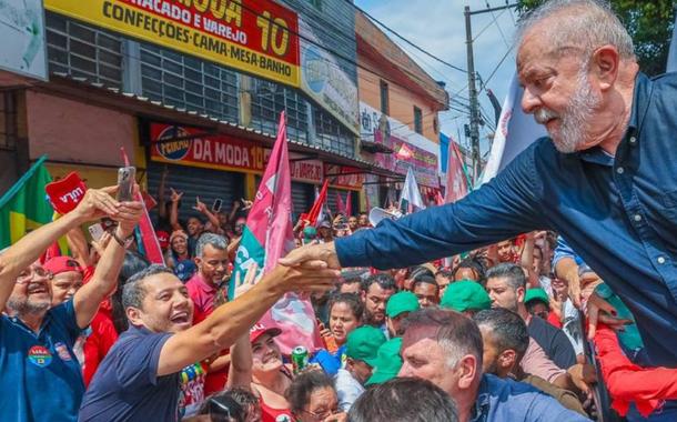 Lula assina “Carta para o Brasil do amanhã” e assume compromissos em 13 áreas
