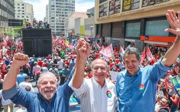 Haddad defende renda básica em São Paulo e expansão das universidades