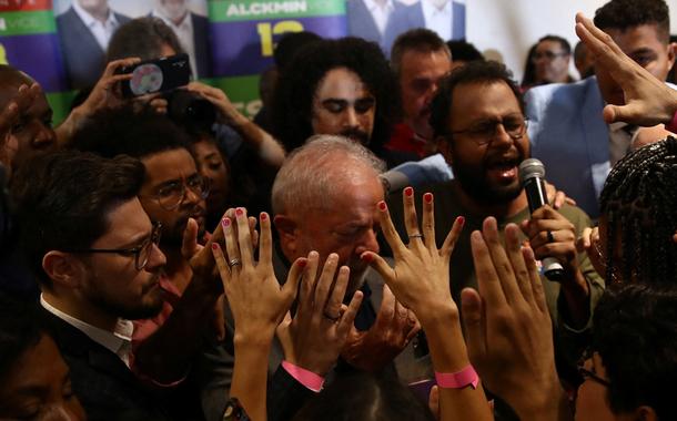 Lula cresce entre evangélicos, vira no Norte e lidera com 67% no Nordeste, aponta Datafolha
