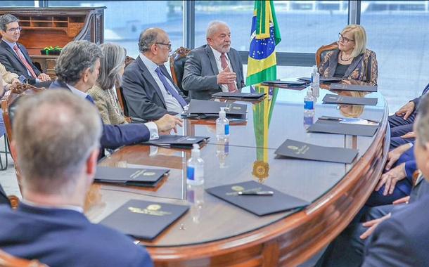 Em reunião com ministros do STF, Lula promete atuar pela reconstrução da união do Brasil