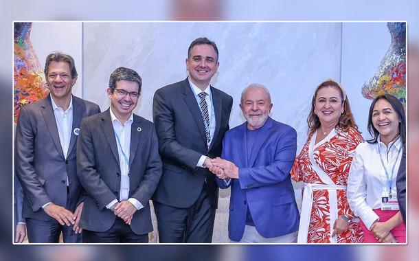 No Egito, Lula defende tirar Bolsa Família do teto por 4 anos em conversa com Pacheco
