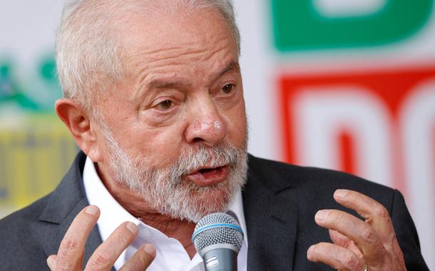 Lula diz a aliados que indicação de ministros políticos ficará para depois da PEC da Transição