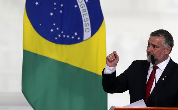 'Vamos combater as fake news e a desinformação', afirma Paulo Pimenta, novo ministro da Secom