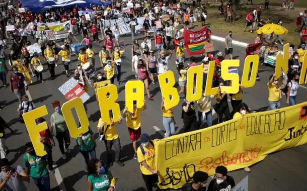 Bolsonaro diz que pretende retornar ao Brasil nas próximas semanas: 'para que o País não mergulhe no socialismo ou no comunismo'