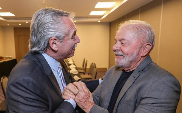 Ao chegar a Buenos Aires, Lula diz que terá trabalho intenso pela cooperação bilateral