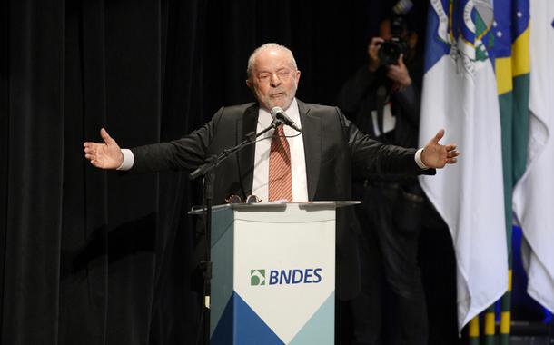 BNDES voltará a ser motivo de orgulho do povo brasileiro, diz Lula