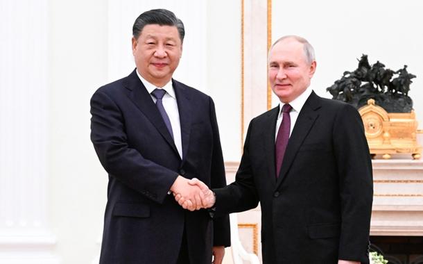 Xi Jinping diz que aprofundar relações com Rússia é escolha estratégica da China