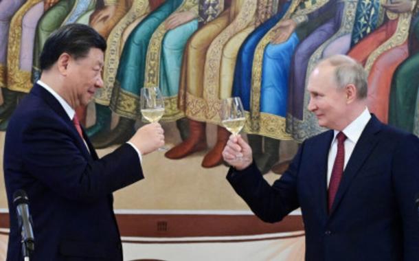 Xi e Putin prometem moldar nova ordem mundial