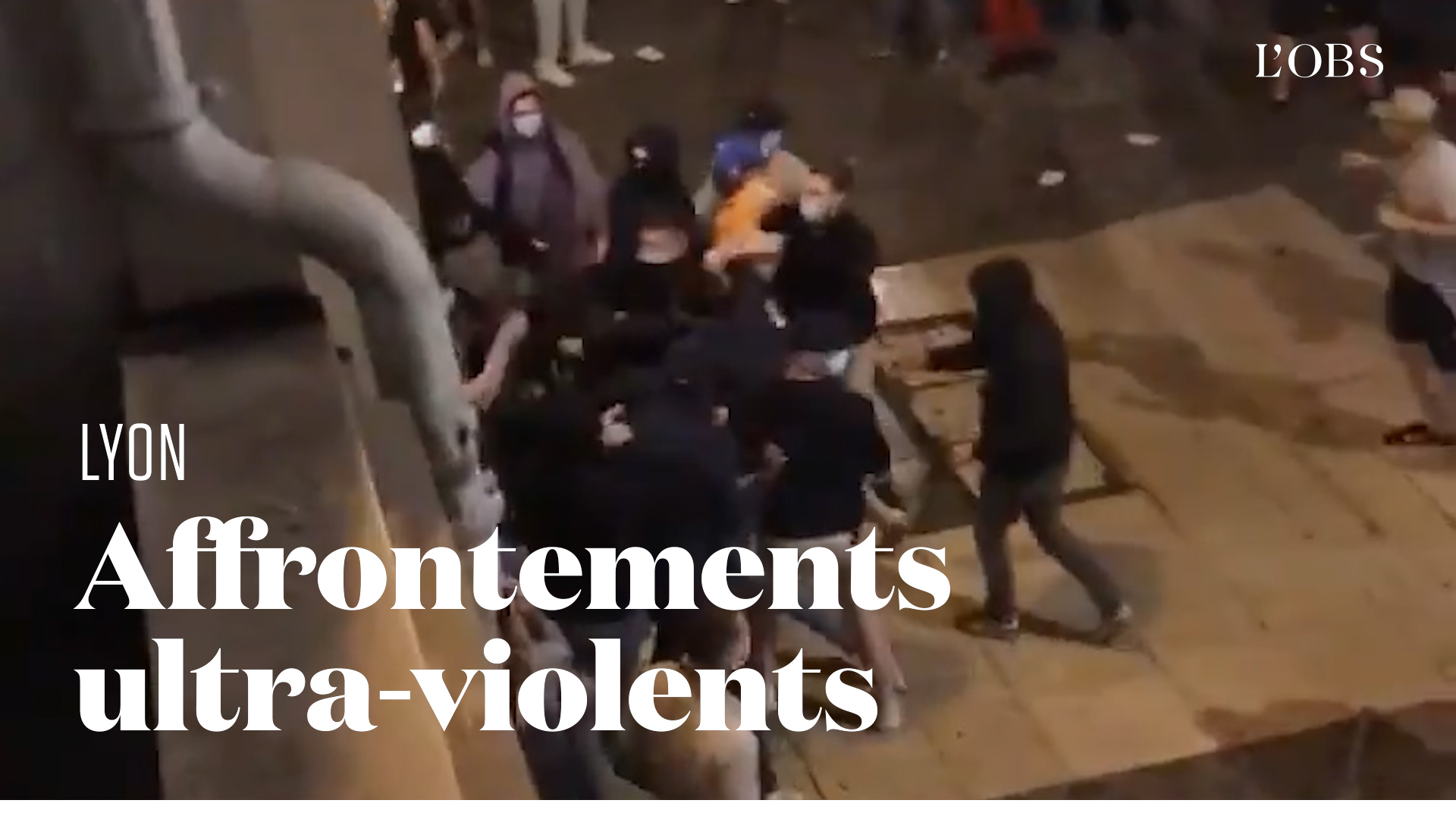 France - Suisse : après le match, des scènes d'affrontements ultra-violents dans le centre de Lyon