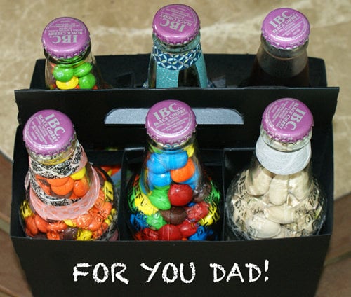 DIY Father's Day Gift Idea! If you're looking for a DIY Father's Day gift idea that the kids can make, then you've come to the right place. This fun candy and treat filled six pack for Father's Day comes complete with a six pack chalkboard treat carrier for writing your own custom message! #diy #fathersday #fathersdaygift #giftsfordad #giftideasfordad #giftsfromkids #crafts #treats #sixpack