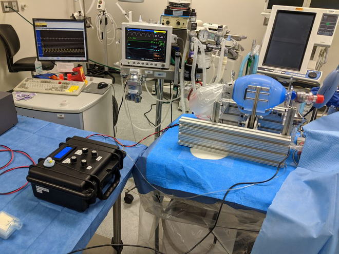 MIT phát hành miễn phí bản thiết kế máy thở giá rẻ, có thể được sao chép tại mọi bệnh viện trên thế giới - Ảnh 1.