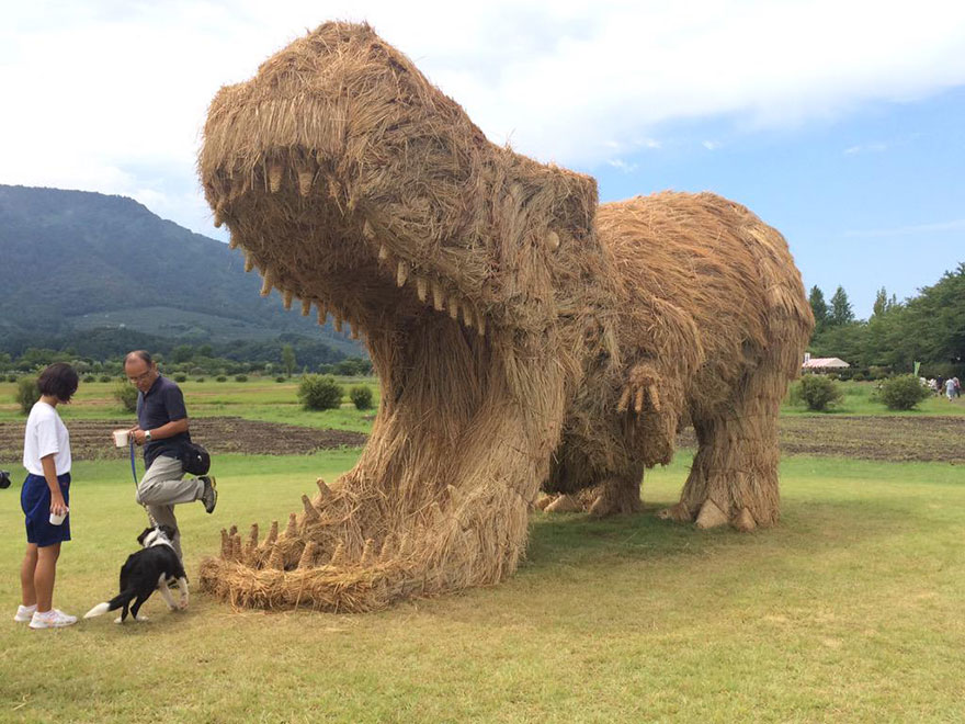 Image result for EVERY YEAR JAPANESE ART STUDENTS GET TOGETHER AND MAKE GIANT ANIMALS OUT OF STRAW