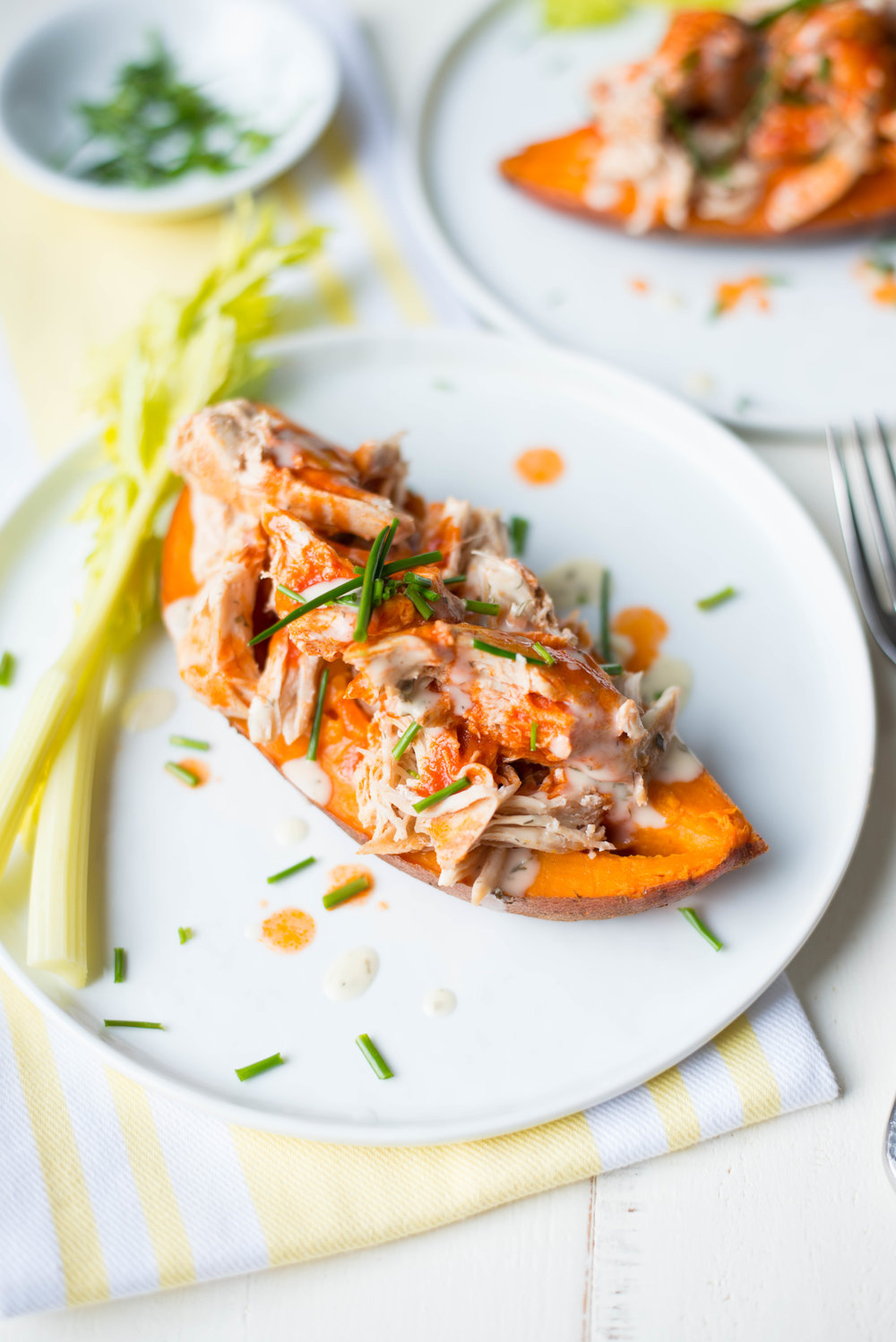 Crave-worthy Buffalo chicken gets a dairy-free makeover!Â Stuffed inside a tender sweet potato, and done completely in the slow cooker, 5-Ingredient Slow Cooker Buffalo Chicken & Sweet Potatoes is your answer to dinner tonight.