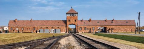 Auschwitz: few prisoners who entered the gate of this Nazi extermination camp survived.