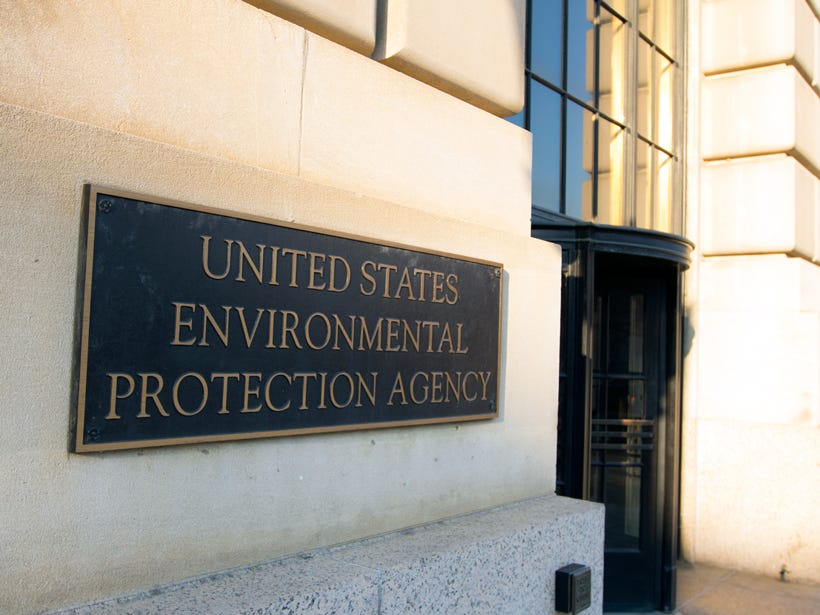 Leave EPA Now or Wait It Out? That's the Question Staffers Face - Eos Leave EPA Now or Wait It Out? That's the Question Staffers Face - Eos