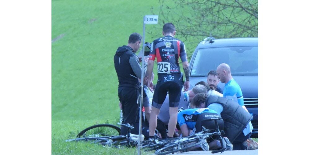 Les secours ont été immédiatement présents sur les lieux de l’accident. Photo Gérard Bardet Les secours ont été immédiatement présents sur les lieux de l’accident. Photo Gérard Bardet
