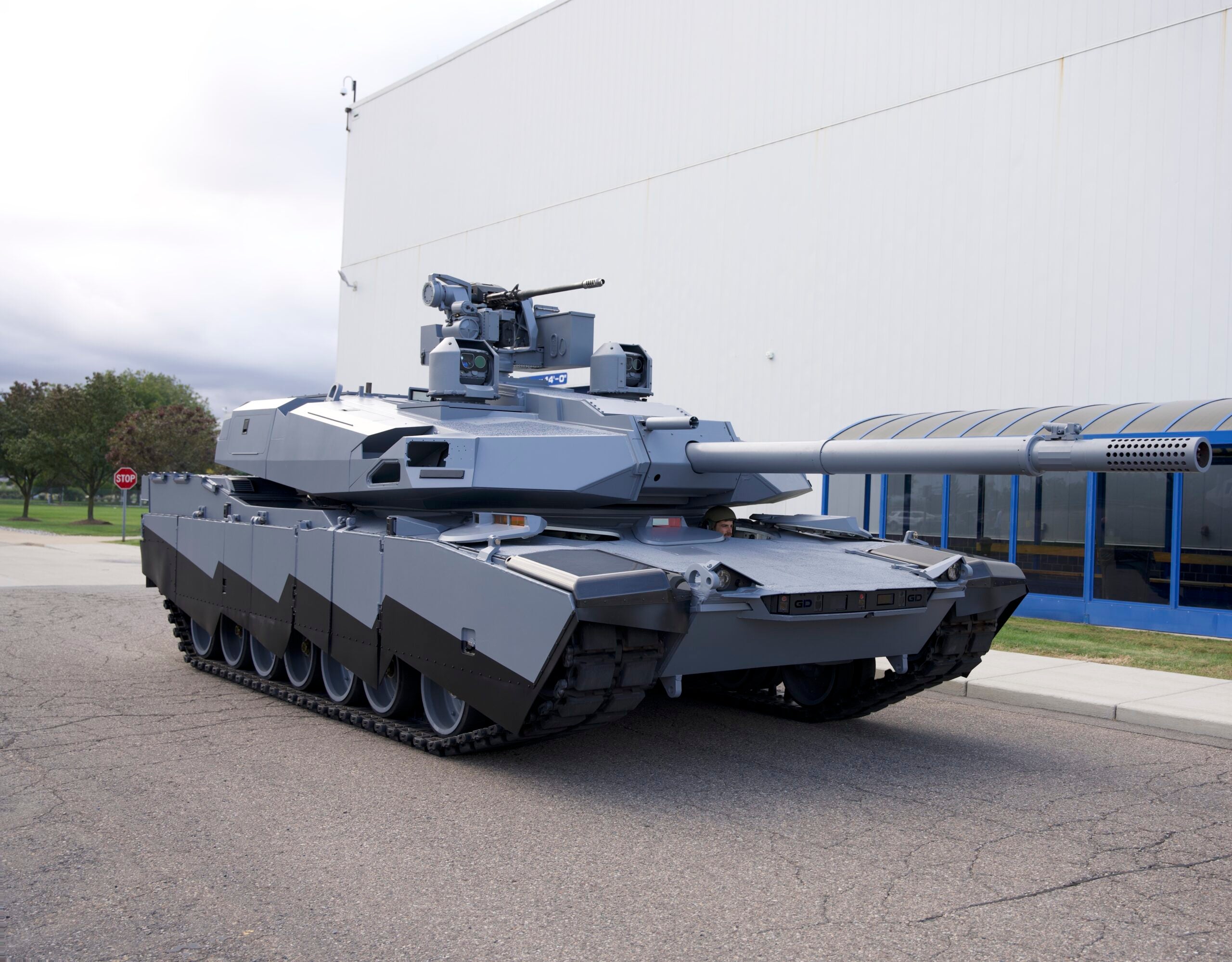Everything new under the hull of the AbramsX main battle tank prototype