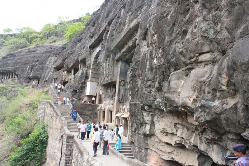 Hang động Ajanta sở hữu những bức tranh đá đẹp nhất trong mỹ thuật Phật Giáo.