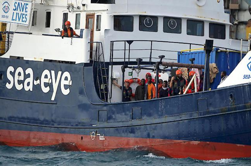Trotz Corona-Krise: „Alan Kurdi“ übernimmt 150 Migranten von Schleuserbanden