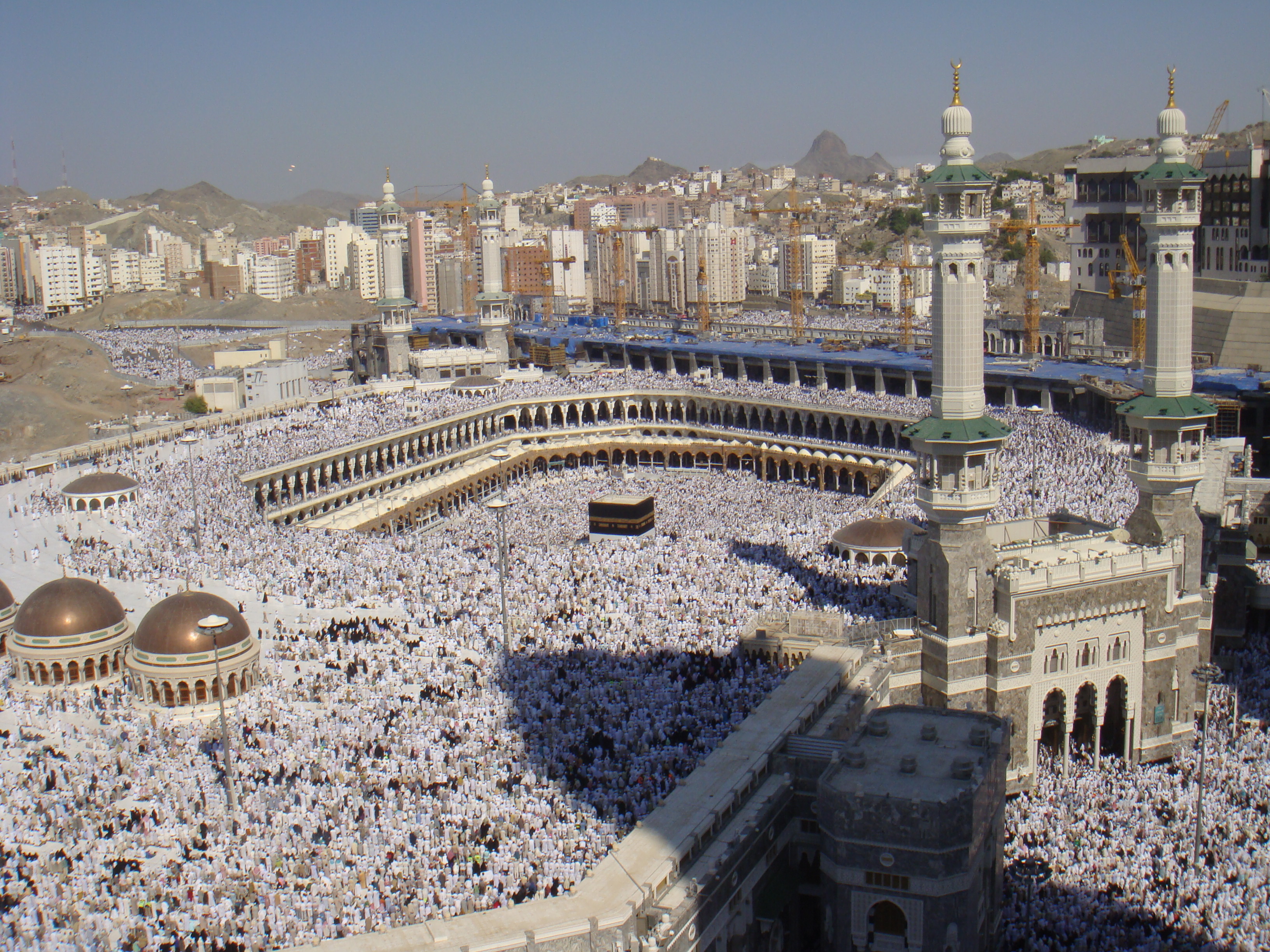 https://upload.wikimedia.org/wikipedia/commons/9/92/Al-Haram_mosque_-_Flickr_-_Al_Jazeera_English.jpg
