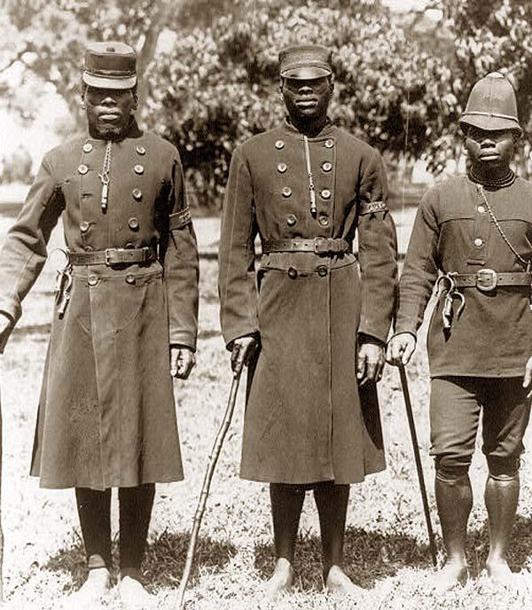 https://upload.wikimedia.org/wikipedia/commons/f/f5/South_Africa_Black_policemen_1890.jpg