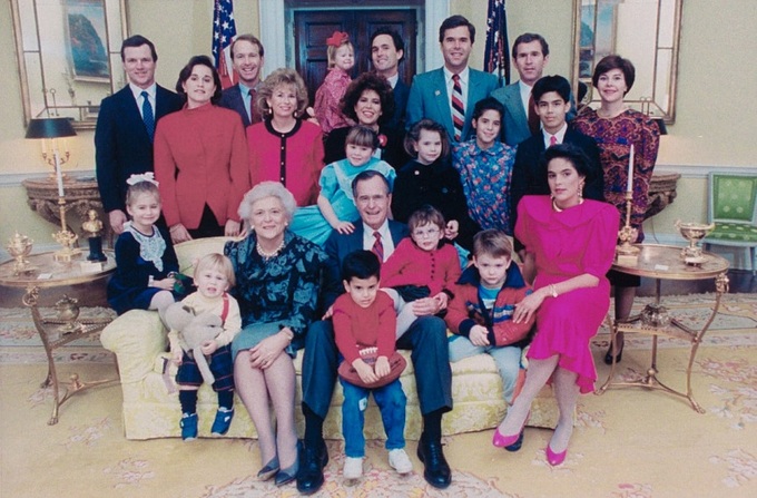 Cuộc đời Babara Bush - người có chồng và con làm tổng thống Mỹ