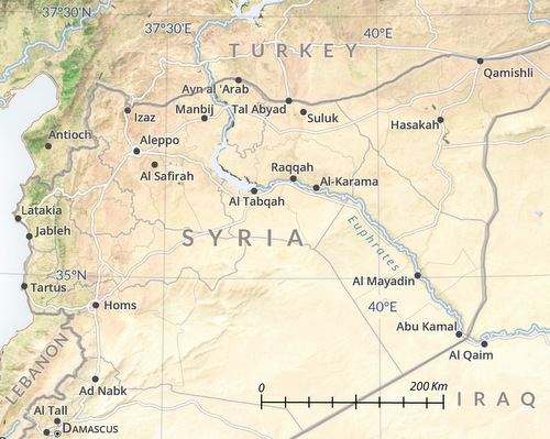 Sng Euphrates l giới tuyến giữa cc lực lượng được Nga v Mỹ hậu thuẫn. Đồ họa: USMA.