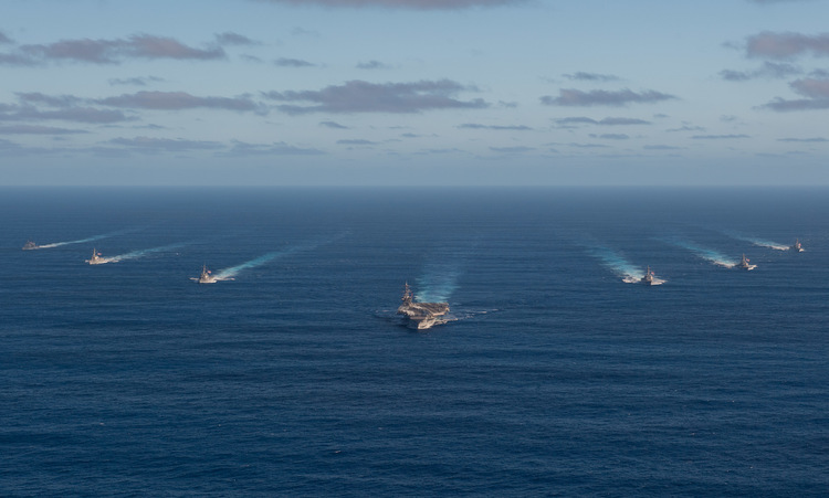 Nhóm tàu sân bay Mỹ di chuyển trên Thái Bình Dương hồi tháng 1. Ảnh: US Navy.