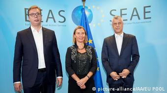 SEAE Mogherini - Vucic - Thaci -Treffen in Brüssel (picture-alliance/AA/EU POOL)