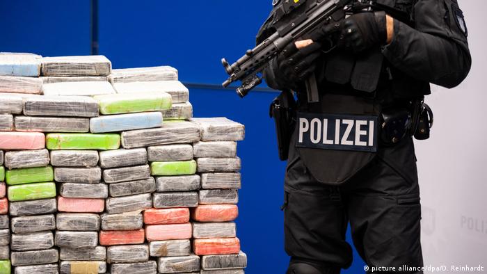 Deutschland Kriminalität l Hamburger Polizei zeigt Kokainfund (picture alliance/dpa/D. Reinhardt)