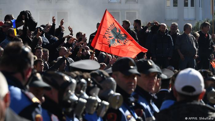 Albanien Tirana - Protest der Opposition (AFP/G. Shkullaku)
