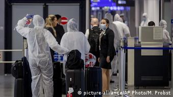Coronavirus | Deutschland | Flughafen Frankfurt am Main (picture-alliance/AP Photo/M. Probst)