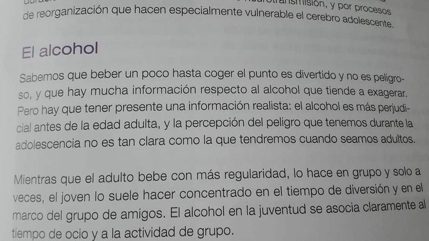 El libro de la ESO que habla del alcohol y del que se quejó una madre