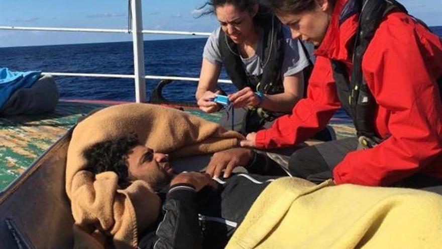 Pesquero "Nuestra Madre Loreto" regresa a España con 11 migrantes