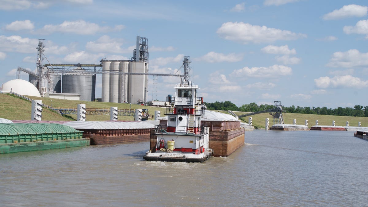 A view of the Tulsa Port of Catoosa harbor.