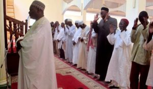 Cameroon: Muslims defy coronavirus restrictions, crowd into mosques